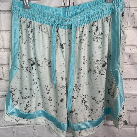 Nike Women’s Dri-Fit Swoosh Fly Crossover Basketball Pure Platinum Short - Picture 8 of 8